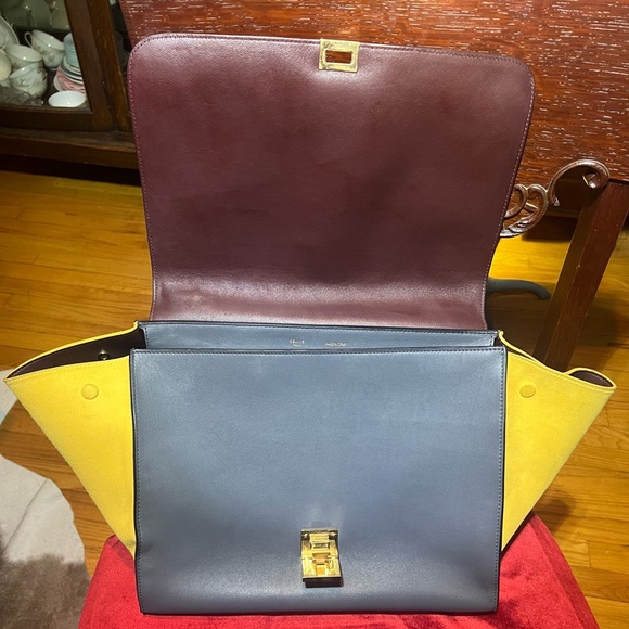 Celine Trapeze Shoulder Bag - Picture 2 of 15